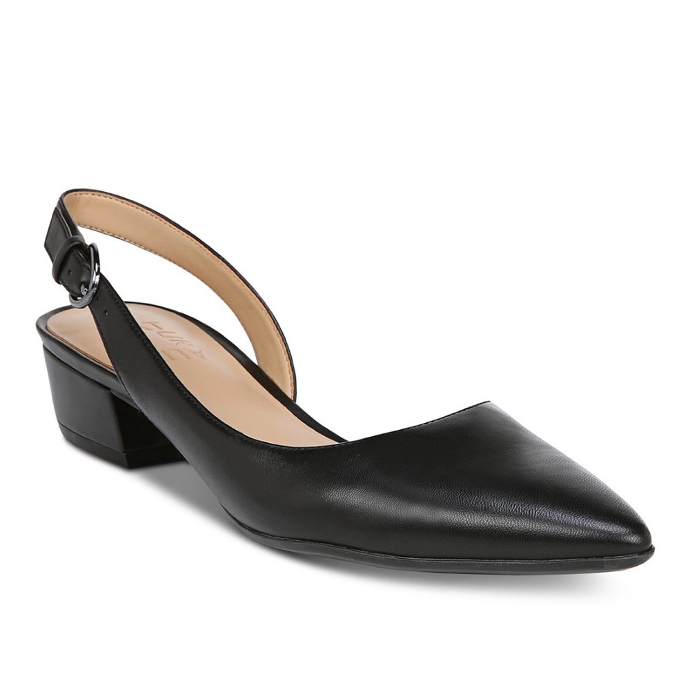 Women’s black Naturalizer dress shoes